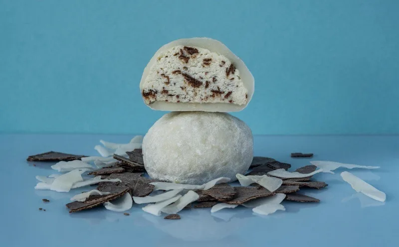 Kokosowo-czekoladowe mochi klasyczne sushi Zlota Sakura Warszawa