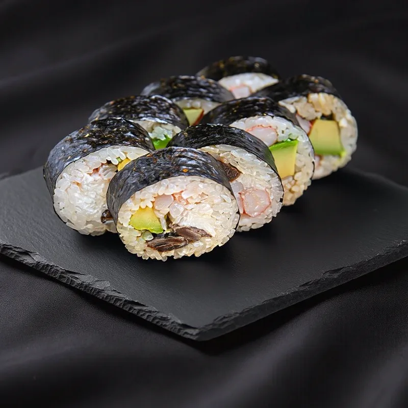 Futoroll z krewetką i shiitake sushi Zlota Sakura Warszawa