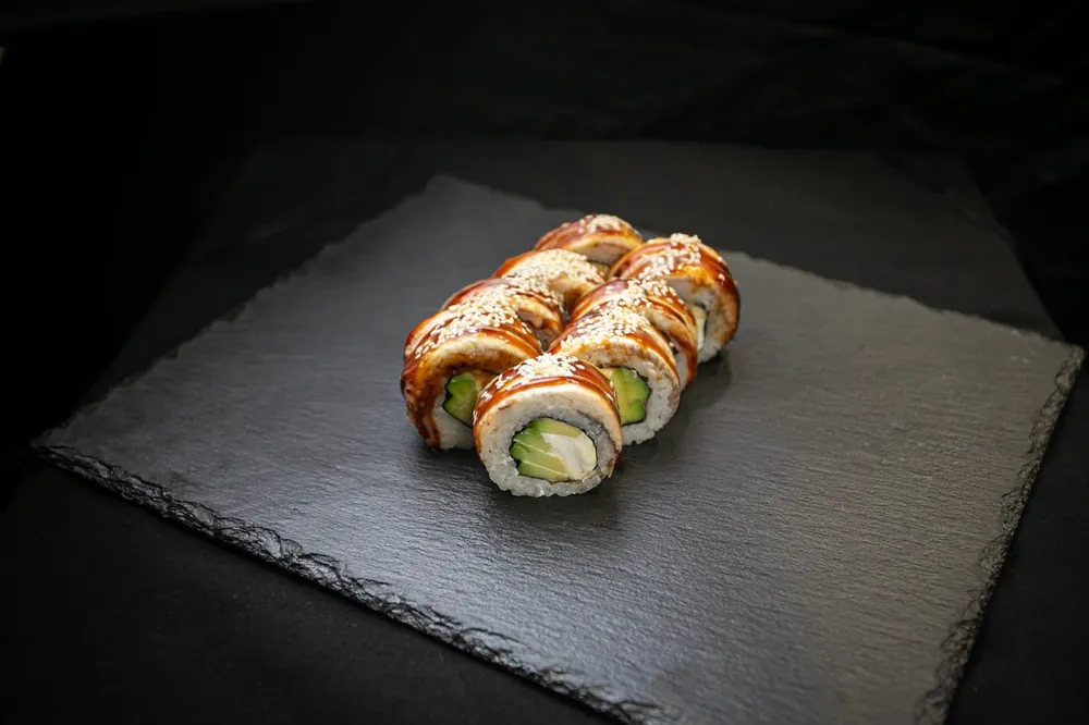 Philadelphia z węgorzem sushi Zlota Sakura Warszawa